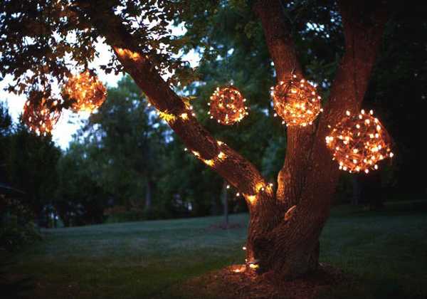 15 Creative Home Decorating Ideas with Christmas Lights