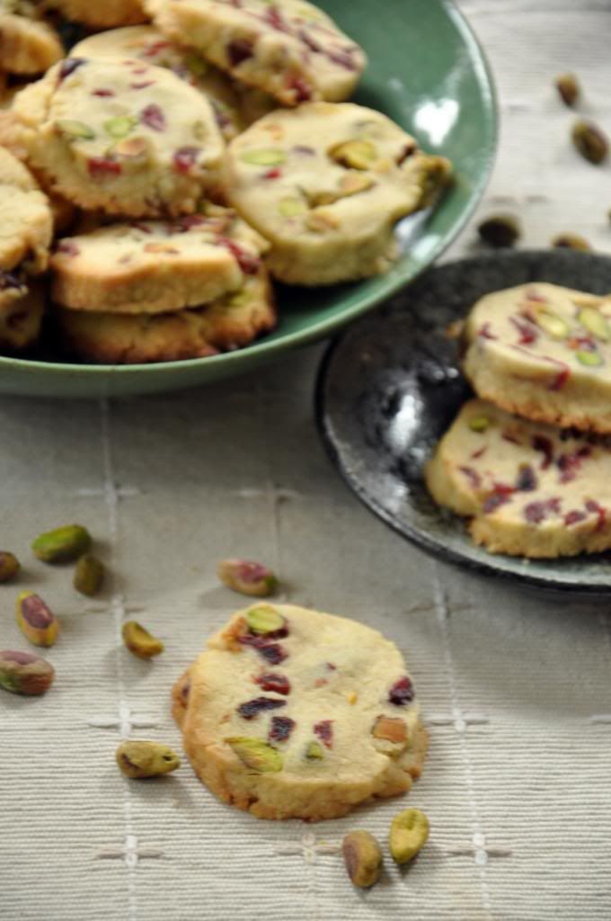 photo cranberrypistachiocookies_zps59019c8f.jpg