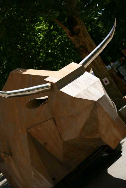 IMG_9789 Bull on wheels