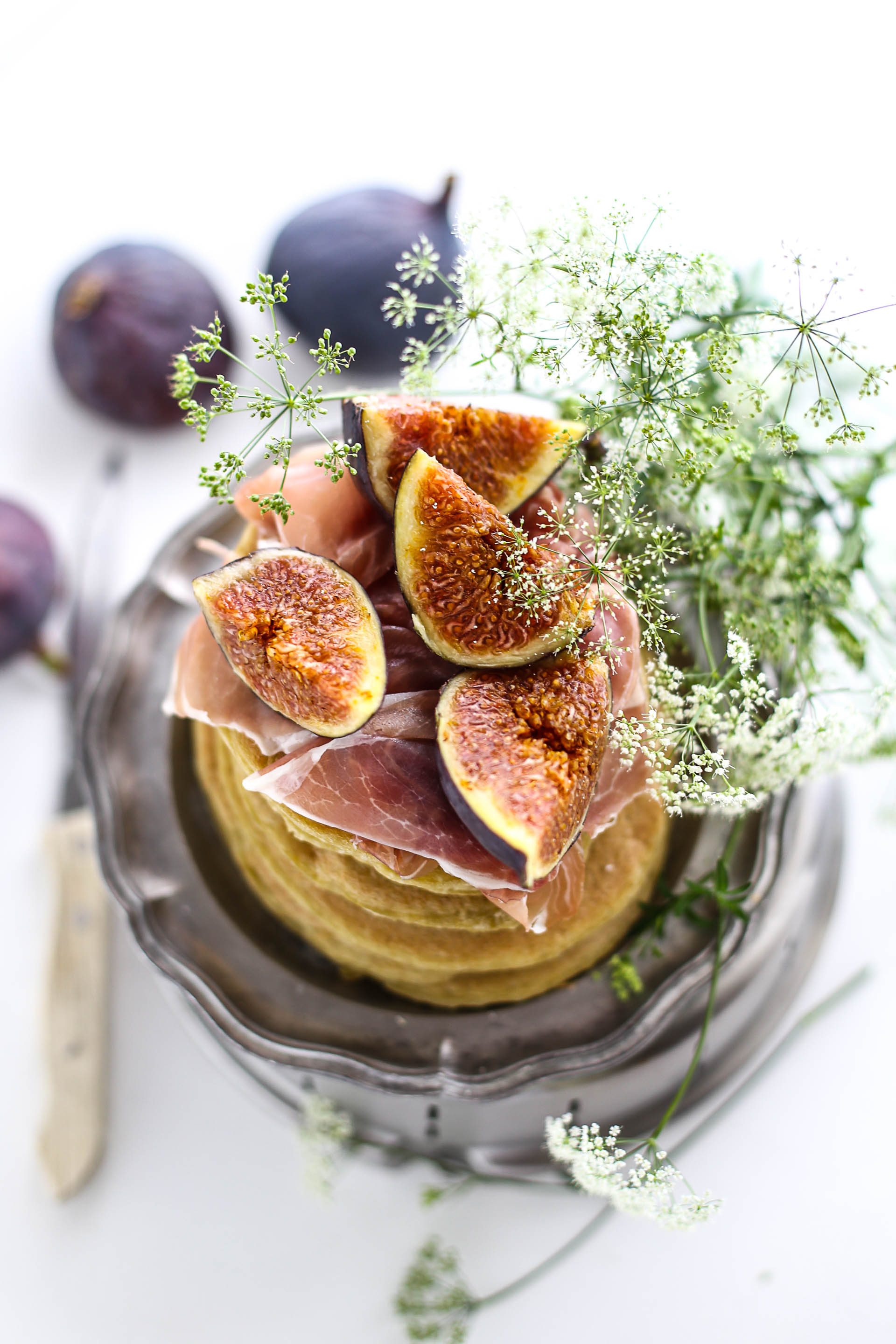 pancake-matcha-fichi-e-crudo