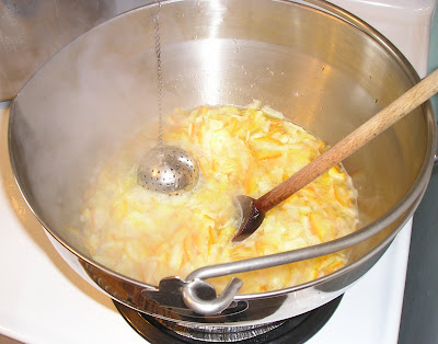 Making Marmalade - start cooking Making Marmalade - start cooking