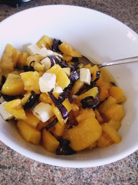 летний салат Капрезе на скорую руку итальянский салат капрезе