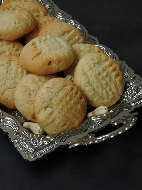 Eggless Coconut & Cashew Cookies Eggless Coconut & Cashew Cookies