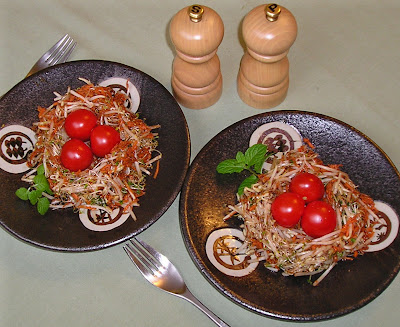 Sprout Nest Salad with Tomato Eggs Sprout Nest Salad with Tomato Eggs