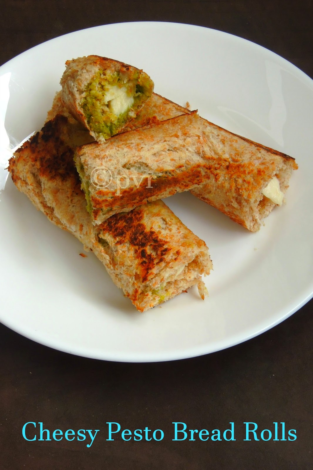 Cheesy Pesto Bread Rolls Cheesy Pesto Bread Rolls, Pesto and cheese stuffed bread rolls