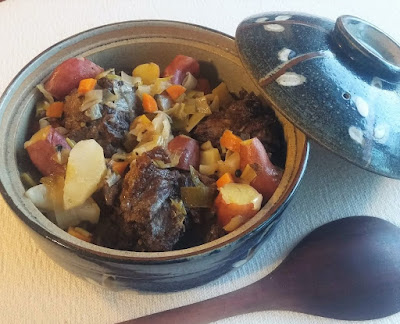 Braised Oxtail with Apples & Sweet Potatoes Braised Oxtail with Apples & Sweet Potatoes