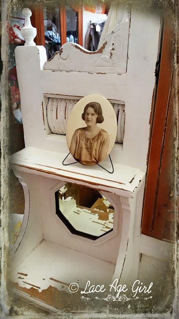 Dee's Funk'n' Junk Shop Tour by Jesse Rowan https://lace-age-girl.blogspot.com/2018/06/dees-funknjunk-shop.html