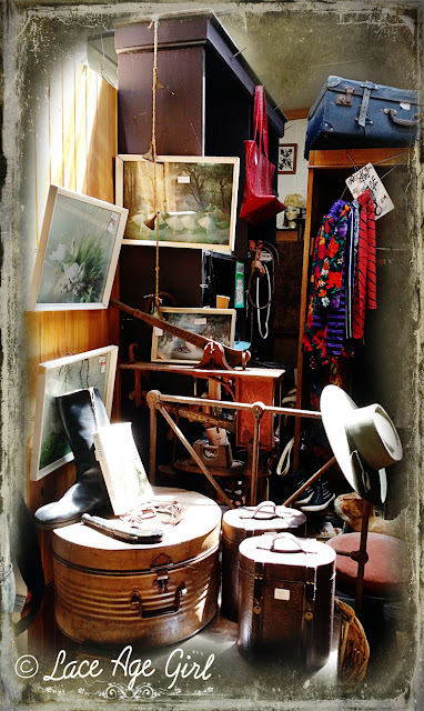 Dee's Funk'n' Junk Shop Tour by Jesse Rowan https://lace-age-girl.blogspot.com/2018/06/dees-funknjunk-shop.html
