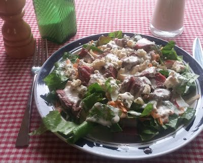 Steak & Blue Cheese Salad with Horseradish Dressing Steak & Blue Cheese Salad with Horseradish Dressing
