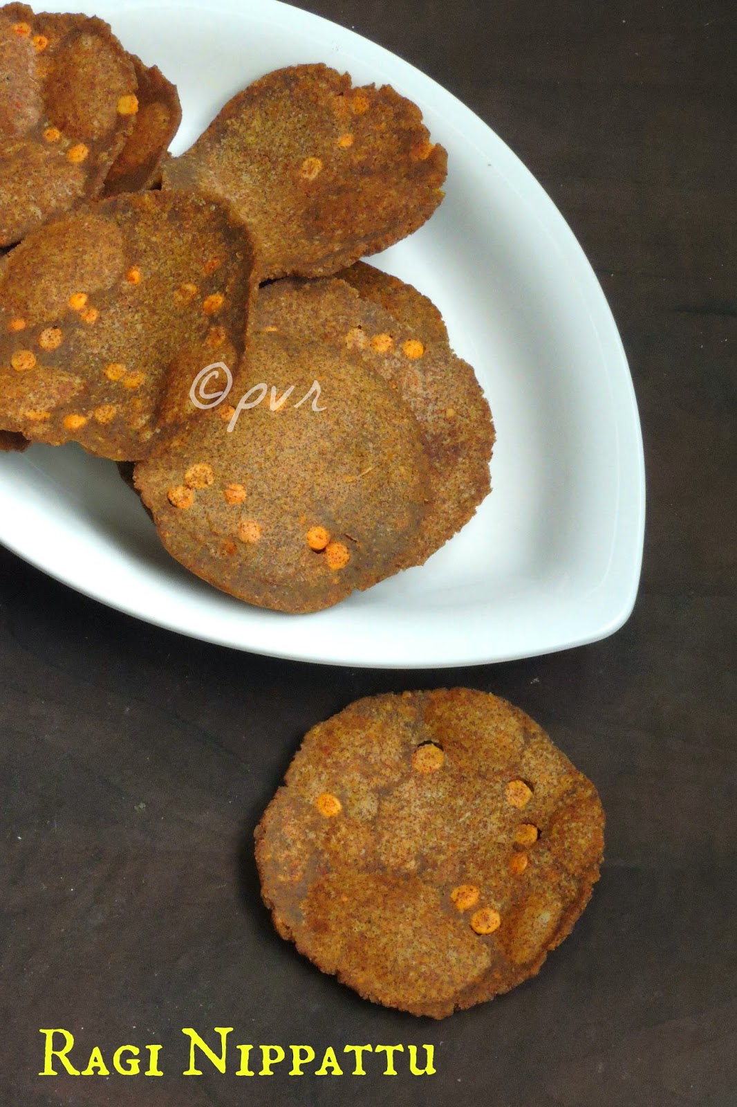 Ragi Nippattu Ragi Nippattu/Kezhvaragu Thattai/Fingermillet Nippattu