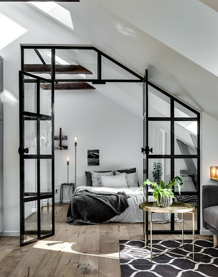 Cerramiento con cristal y acero negro Cerramiento con cristal y acero negro