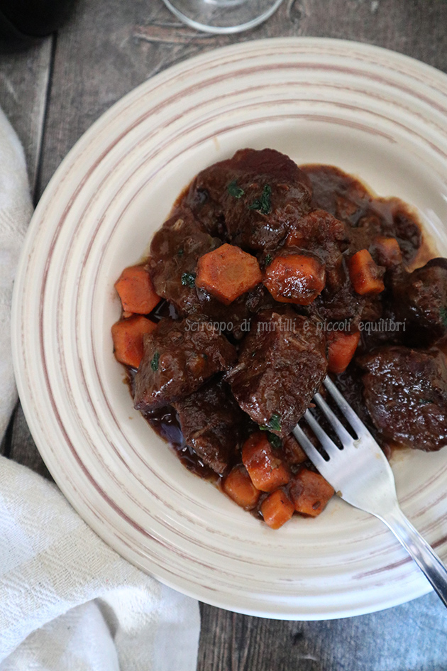 Spezzatino di manzo in umido speziato