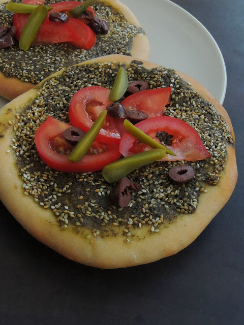 Zaatar Pizza, Manoosheh Zaatar Pizza, Manoosheh