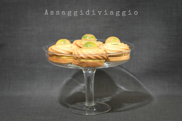 Biscotti "Acqua e Menta" con frolla montata all'olio, lemon curd e raindrop alla menta Biscotti "Acqua e Menta" con frolla montata all'olio, lemon curd e raindrop alla menta