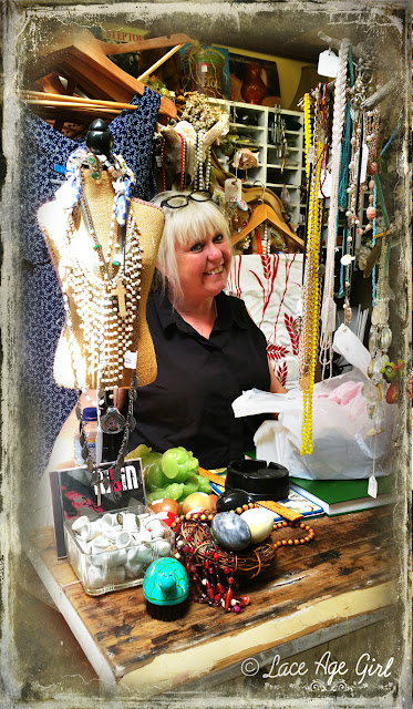 Dee's Funk'n' Junk Shop Tour by Jesse Rowan https://lace-age-girl.blogspot.com/2018/06/dees-funknjunk-shop.html