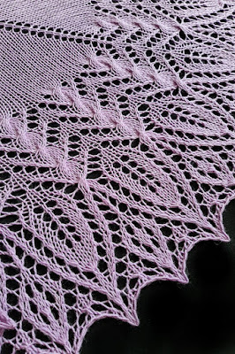 Вязание спицами шали-фишю Бехар с ажурами и косами Вязание спицами шаль-фишю Бехар с ажурами и косами