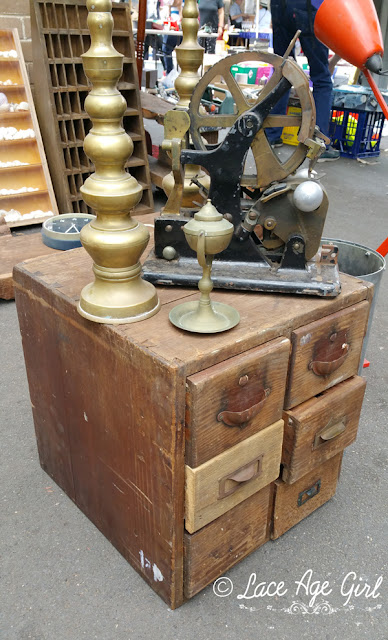 Rozelle markets by Jesse rowan http://lace-age-girl.blogspot.com/2018/06/vintage-lace-sample-book.html