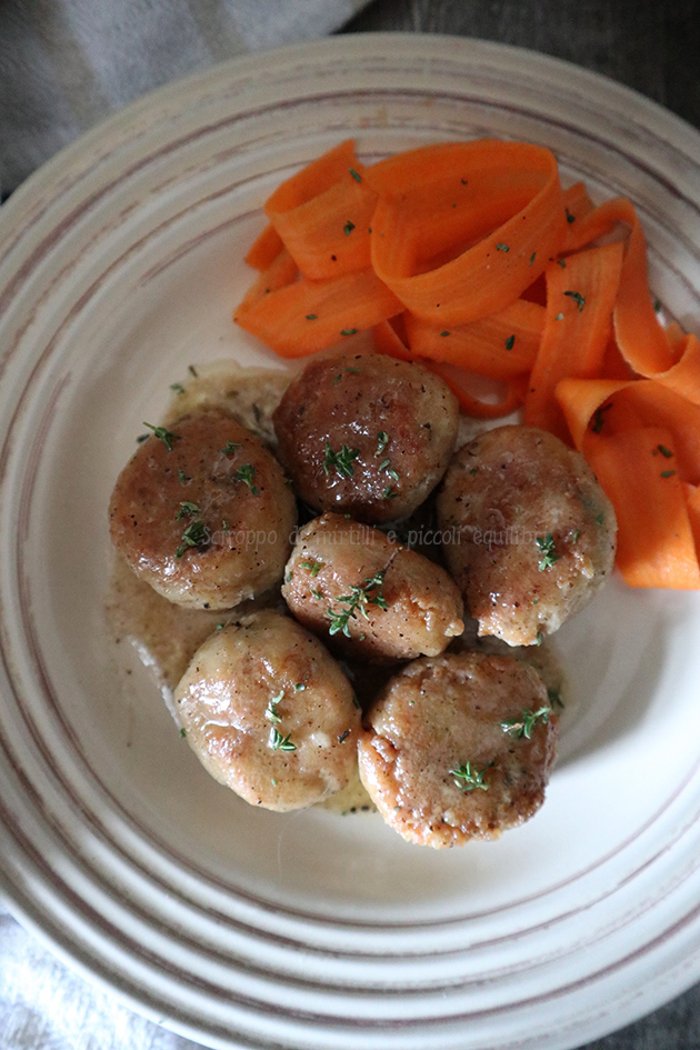 Polpette di pollo con carote agrodolci