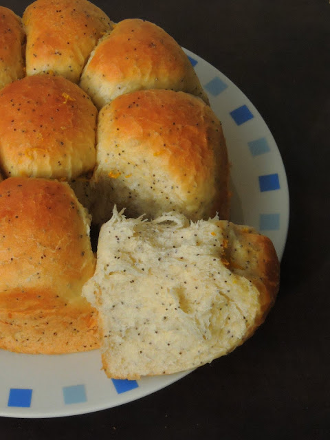 Eggless Orange Poppyseeds Bread Rolls Eggless Orange Poppyseeds Bread Rolls