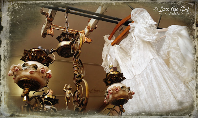 Dee's Funk'n' Junk Shop Tour by Jesse Rowan https://lace-age-girl.blogspot.com/2018/06/dees-funknjunk-shop.html