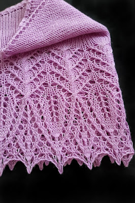 шаль-фишю Бехар с ажурами и косами со схемой вязания шаль-фишю Бехар с ажурами и косами