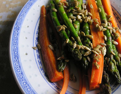 Carrots and Asparagus with Sesame or Sunflower Seeds Carrots and Asparagus with Sesame or Sunflower Seeds