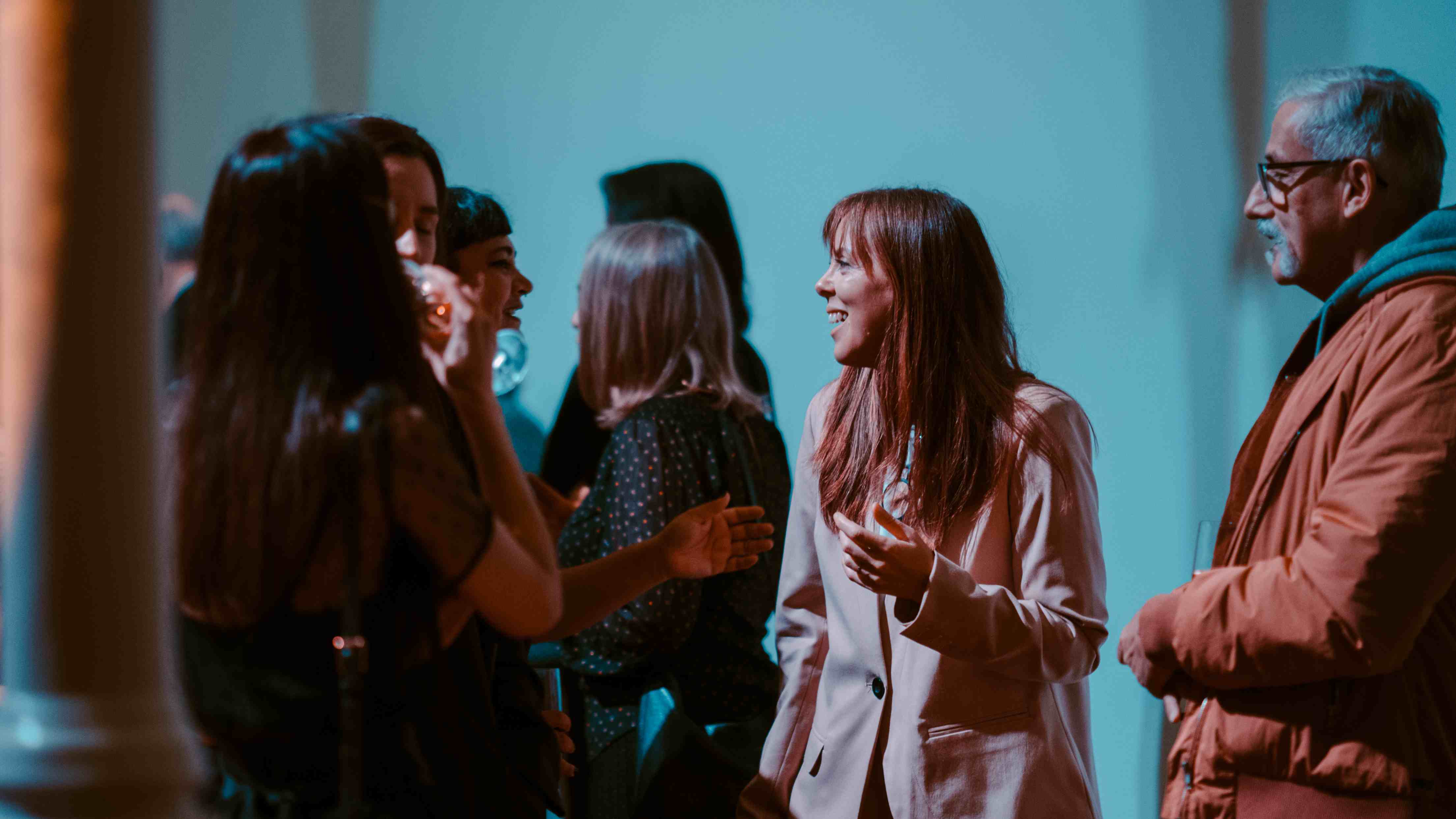 <p>Supporters at Auckland Art Gallery Toi o Tāmaki.</p>