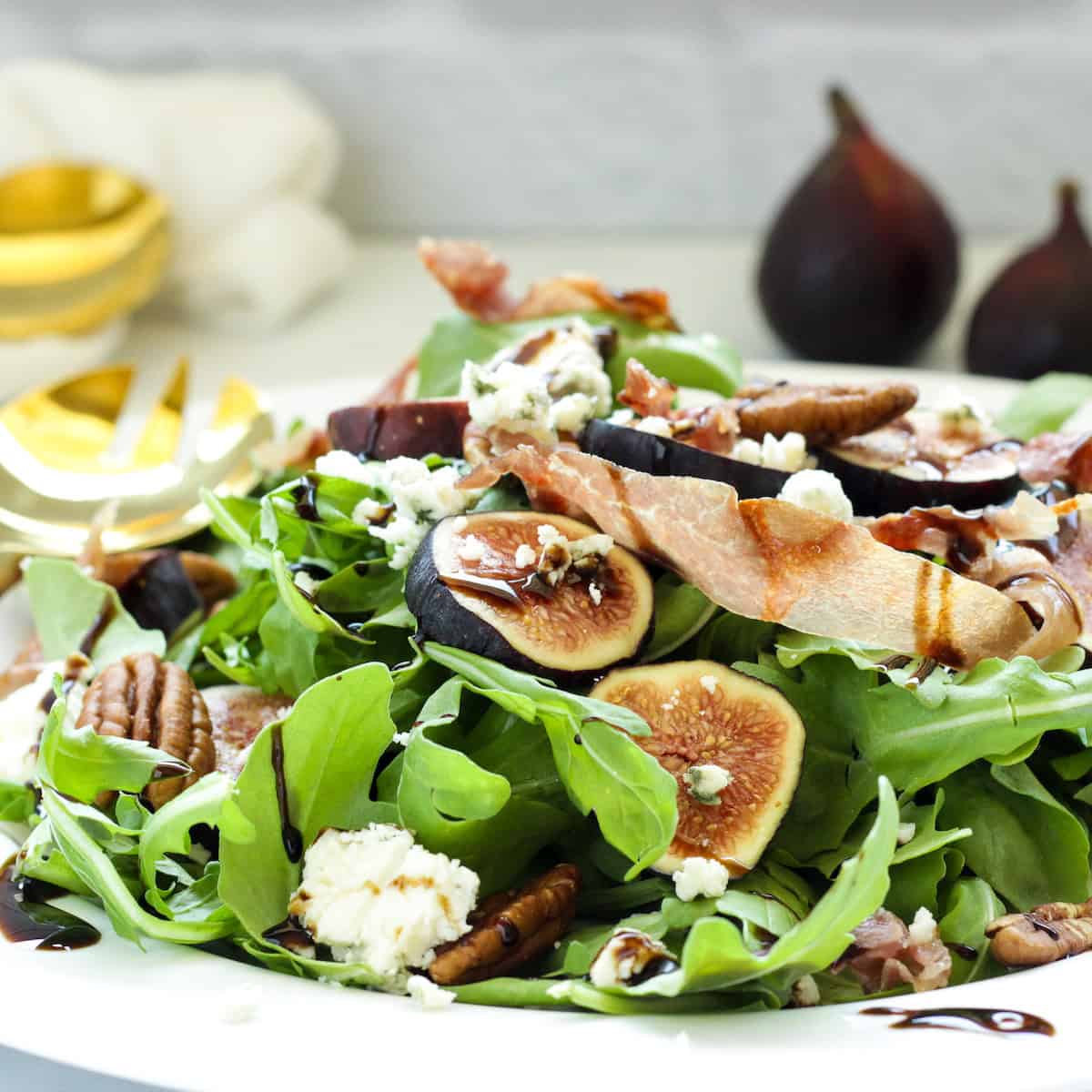Fresh Fig Salad with Arugula & Prosciutto