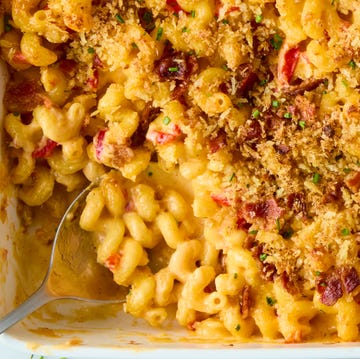 Bacon & Pimento Mac & Cheese mac and cheese with pimentos and bacon topped with breadcrumbs