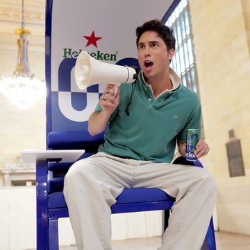 benito skinner new york, new york august 25: heineken 0.0. taps overcompensating star, benito skinner, to help encourage zero judgment around moderation during the u.s. open at grand central station on august 25, 2025 in new york city. (photo by craig barritt/getty images for heineken)