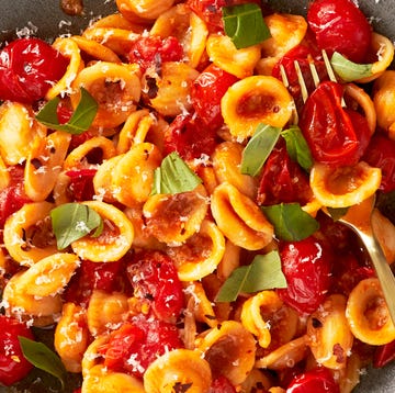 Cherry Tomato Pasta cherry tomato pasta with burst cherry tomatoes and fresh basil