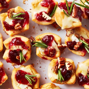 Cranberry Brie Bites crescent dough bites filled with brie and cranberry sauce