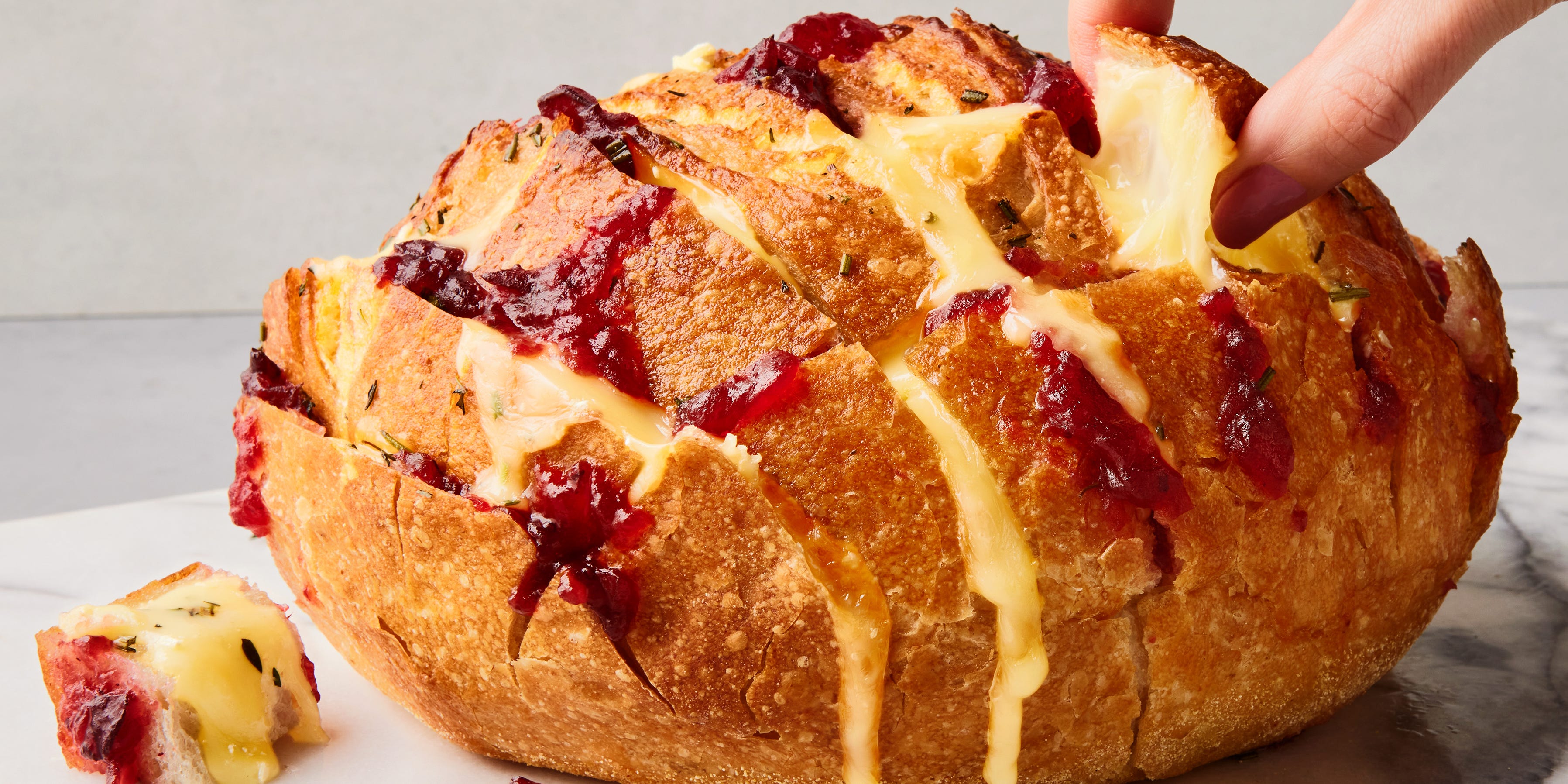 pull apart bread with cheese and cranberry sauce
