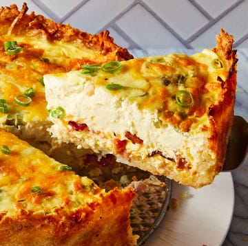 Crispy Hash Brown Crusted Bacon & Cheddar Quiche crispy hash brown crusted bacon cheddar quiche sprinkled with chives