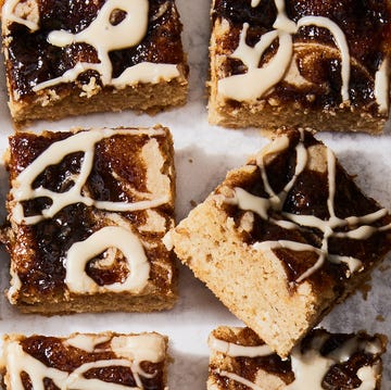 Dirty Chai Blondies chewy brown sugar blondies with a spiced caramel swirl and creamy espresso chai glaze