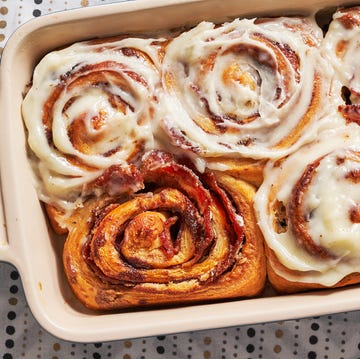 maple bacon cinnamon rolls maple bacon cinnamon rolls