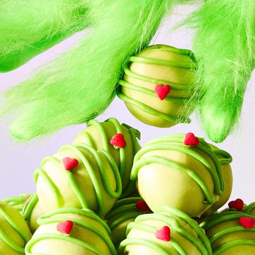 Grinchy Christmas Cake Bites grinchy christmas cake bites