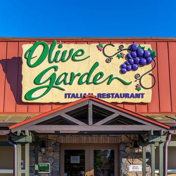 Olive Garden restaurant exterior... olive garden restaurant exterior