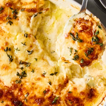 Potatoes au gratin potatoes au gratin topped with thyme