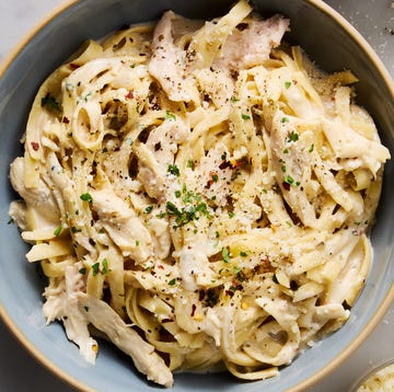 Slow Cooker Chicken Alfredo chicken alfredo in a slow cooker