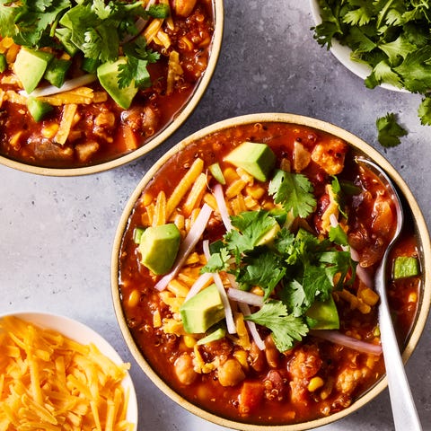 Slow Cooker Quinoa Chili quinoa chili in a slow cooker