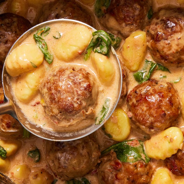 Slow Cooker Tuscan Chicken Meatballs wiTH Gnocchi chicken meatballs and gnocchi in a creamy tuscan sauce