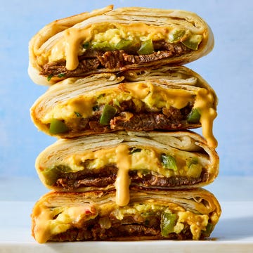 Steak & Egg Crunchwrap Sliders mini crunchwraps filled with steak and eggs