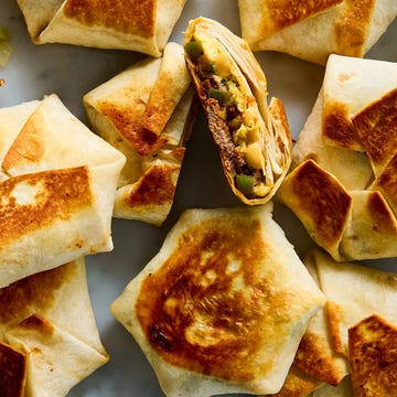 Steak & Egg Crunchwrap Sliders mini crunchwraps filled with steak and eggs