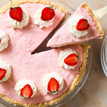 Strawberry Milkshake Pie creamy strawberry pie topped with whipped cream and strawberries