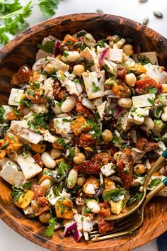 Mediterranean Dense Bean Salad - A Saucy Kitchen Mediterrenean Salad, Main Salads Dinners, Healthy Hearty Salads, Very Healthy Dinner, Salads Bowls, Salad Ideas Protein, Mediterranean Diet Dishes, Whole Food Salad Recipes, Big Dinner Salad