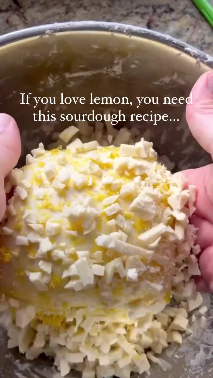 Lemon lover?! I got you! This sweet lemon sourdough focaccia is crispy on the outside and so soft in the middle. Freshly squeezed lemon juice in the dough makes this recipe extra lemony and soft. The inside is stuffed with white chocolate & lemon zest and I drizzle the whole thing with with a lemon glaze. And this is a 100% sourdough recipe that is so incredibly yummy. You’re going to LOVE it! Grab the recipe on my website: https://amybakesbread.com/lemon-sourdough-focaccia/ (linked in p...