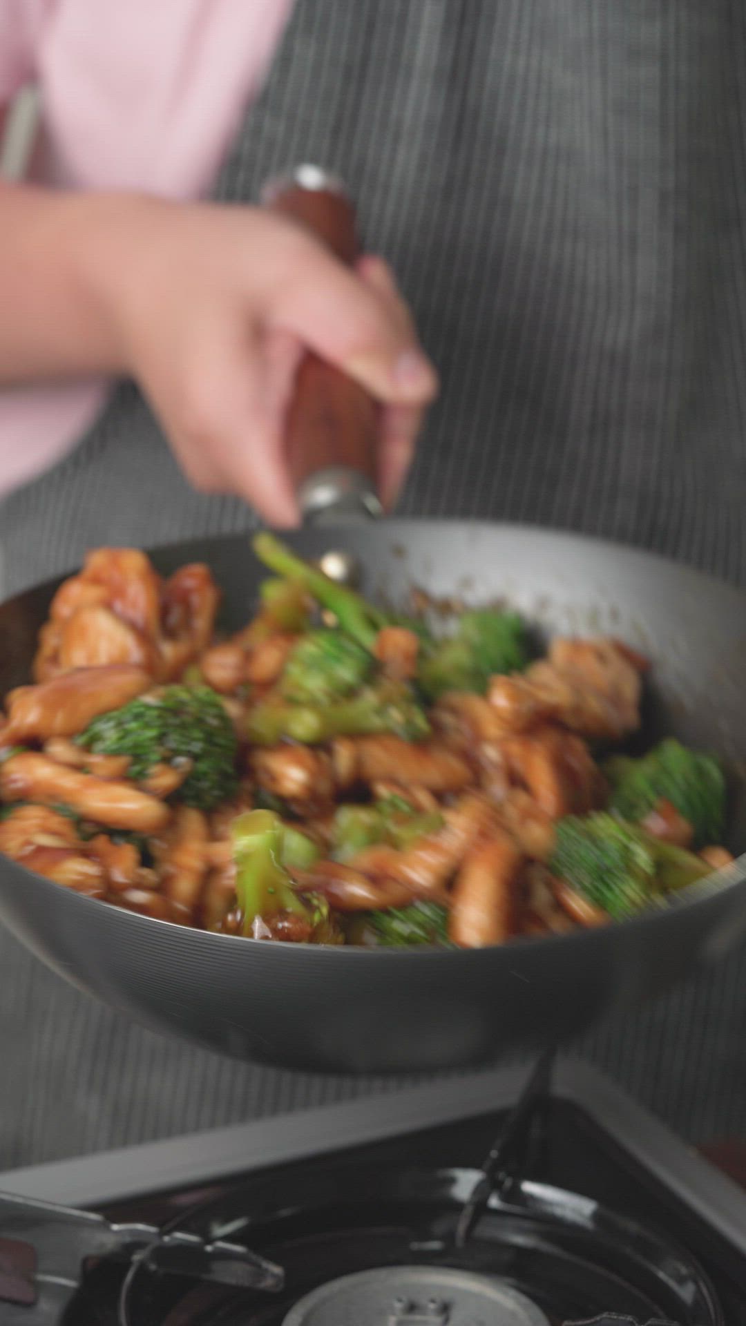 This contains an image of: Chicken and Broccoli