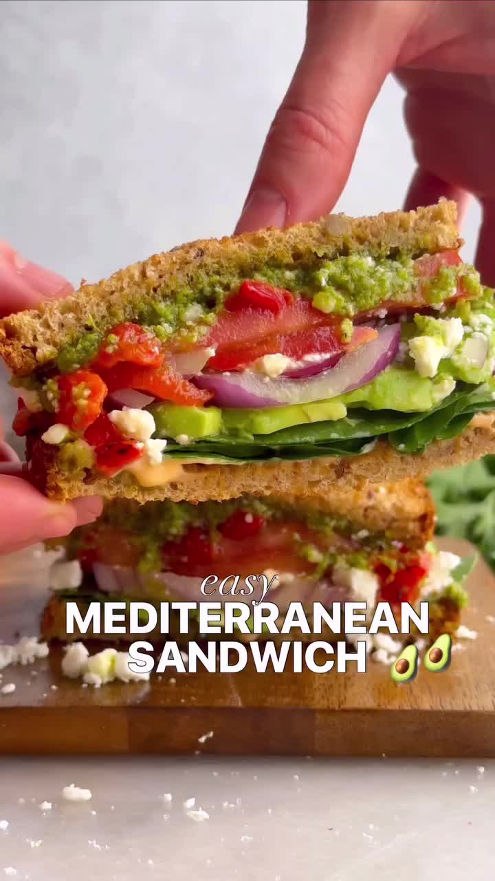 My sister’s been vegetarian for over a decade, and this sandwich is her go-to quick lunch! 🥪 It’s inspired by Panera’s Mediterranean Veggie Sandwich and honestly tastes even better homemade! 😍
