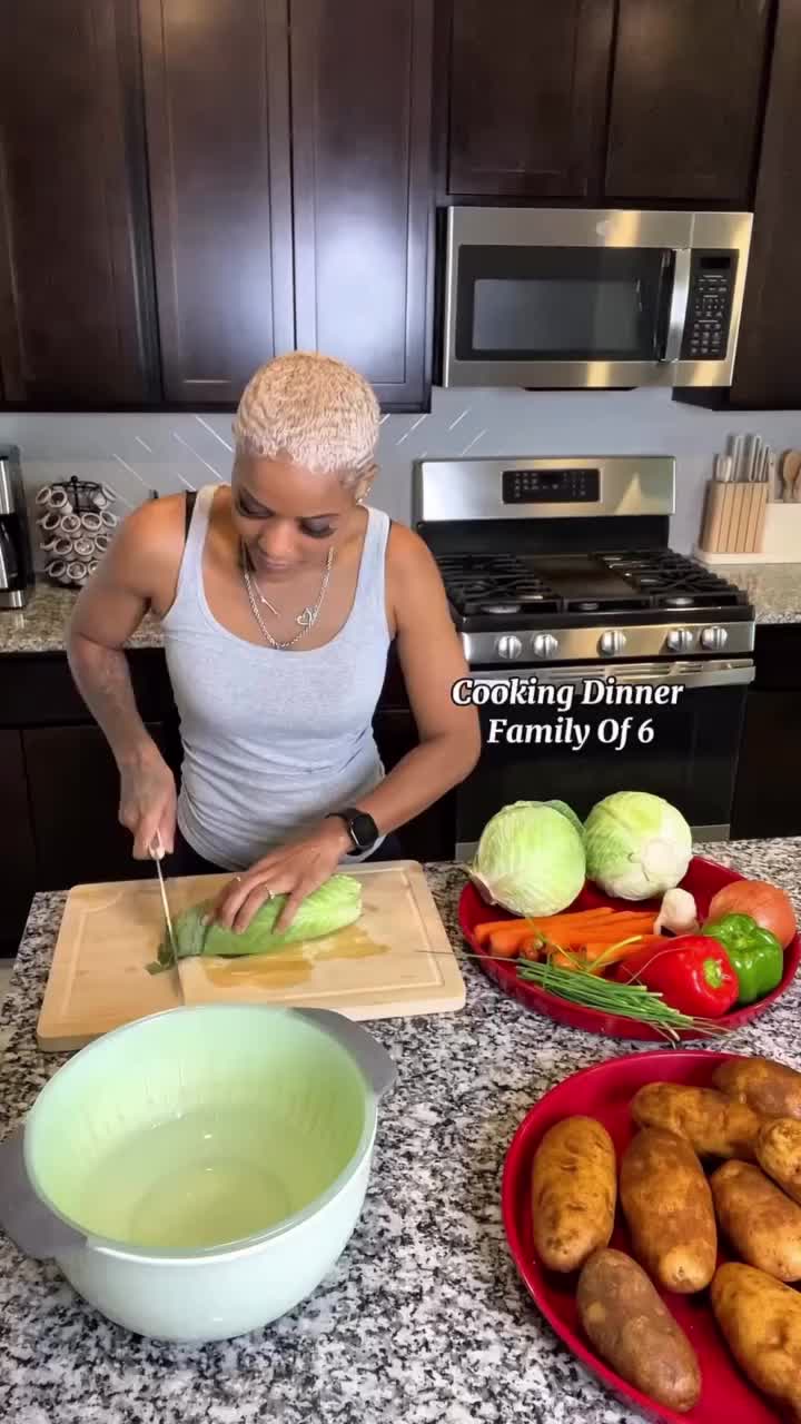 Let’s Cook Sunday Dinner 😋⁣ ⁣ Smothered Pork Steaks, Gravy Mashed Potatoes, Fried Cabbage With Smoked Sausage and Cornbread 😩🔥⁣ ⁣ ⁣ Featured: @jessbecooking⁣ ⁣ #BlackFoodieFinder⁣ ⁣ ━━━━━━━━━━━━━━━━━━━━━━⁣ 𝗚𝗲𝘁 𝗿𝗲𝗰𝗶𝗽𝗲𝘀 𝗳𝗮𝘀𝘁 – Comment “recipe” or visit 𝗕𝗹𝗮𝗰𝗸𝗙𝗼𝗼𝗱𝗶𝗲.𝗰𝗼𝗺⁣ ━━━━━━━━━━━━━━━━━━━━━━⁣ ⁣ 𝗙𝗼𝗹𝗹𝗼𝘄 @𝗯𝗹𝗮𝗰𝗸𝗳𝗼𝗼𝗱𝗶𝗲𝗳𝗶𝗻𝗱𝗲𝗿 — the #1 platform for Black food, flavor, and culture worldwide.⁣ ⁣ 𝗩𝗶𝘀𝗶𝘁 𝗼𝘂𝗿 𝘄𝗲𝗯𝘀𝗶𝘁𝗲 𝗼𝗿 𝘁𝗮𝗴 𝘂𝘀 𝘁𝗼 𝗯𝗲 𝗳𝗲𝗮𝘁𝘂𝗿𝗲𝗱 𝗼𝗿 𝗰𝗼𝗹𝗹𝗮𝗯𝗼𝗿𝗮𝘁𝗲.⁣ ⁣ ⁣ ⁣ ⁣ ⁣ ⁣ ⁣ ⁣ ⁣ ⁣ (#blackfoodie #blackfoodies #...